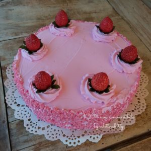 Torta rosa con fragole 20 cm