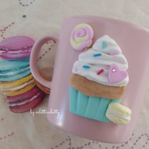 Tazzotta “cupcake con panna mossa e dolcetti”