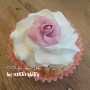 Cupcake shabby con rosa