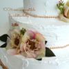 Shabby Wedding cake bianca con fiori miele
