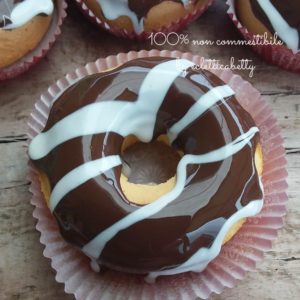 Donut doppia glassa cioccolato