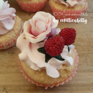 Cupcake rosa cipria e fragoline