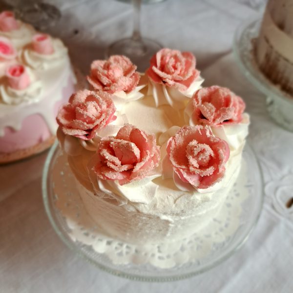 Torta con rose zuccherate 10 cm
